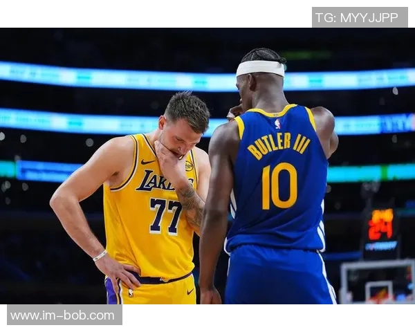 克莱三分火力全开轰23分助勇士续航展现强大实力 克莱三分火力全开轰23分助勇士续航展现强大实力