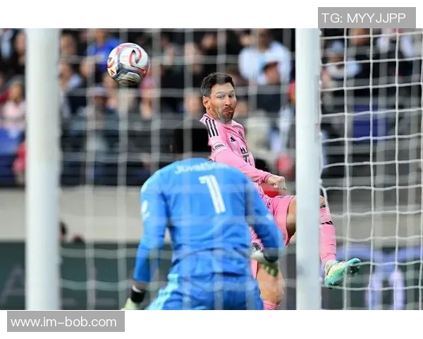 梅西精彩内切险些破门远射稍稍偏出引发全场惊呼 梅西精彩内切险些破门远射稍稍偏出引发全场惊呼